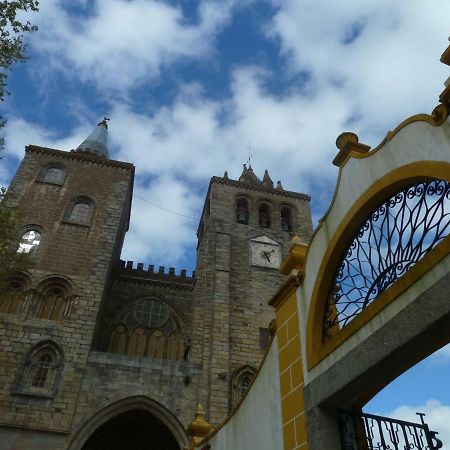 Апартаменты Casa Do Largo Do Colegio Эвора Экстерьер фото