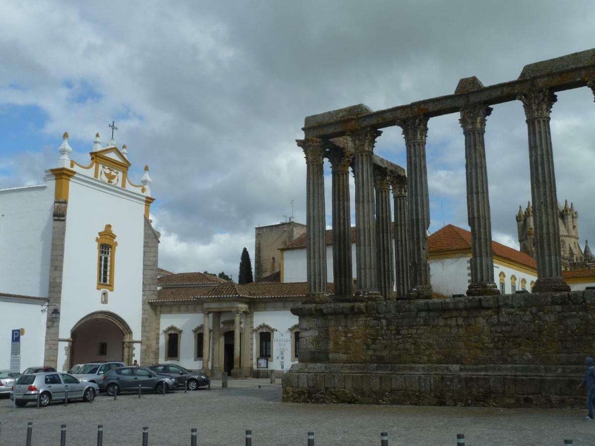 Апартаменты Casa Do Largo Do Colegio Эвора Экстерьер фото