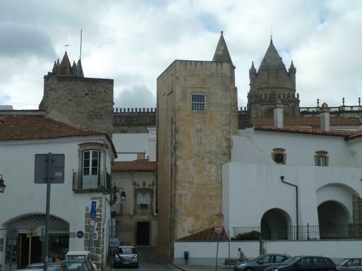 Апартаменты Casa Do Largo Do Colegio Эвора Экстерьер фото