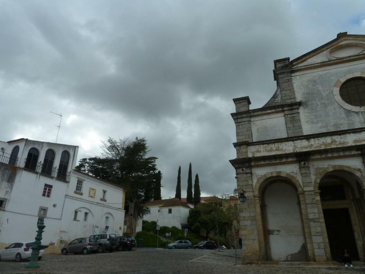 Апартаменты Casa Do Largo Do Colegio Эвора Экстерьер фото