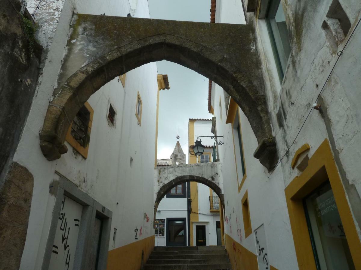 Апартаменты Casa Do Largo Do Colegio Эвора Экстерьер фото